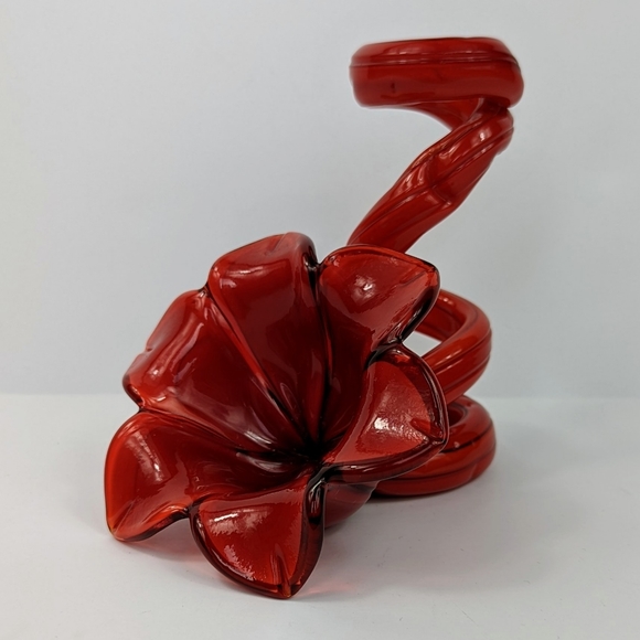 Red Hand blown Art Glass Flower With Corkscrew Stem - Picture 4 of 4